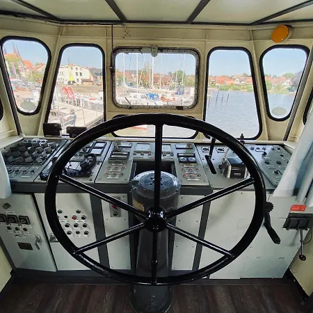 Island-dreams Hausboote Groth&rhin * Schleswig