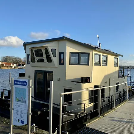 Dom wakacyjny Island-dreams Hausboote Groth & Rhin *