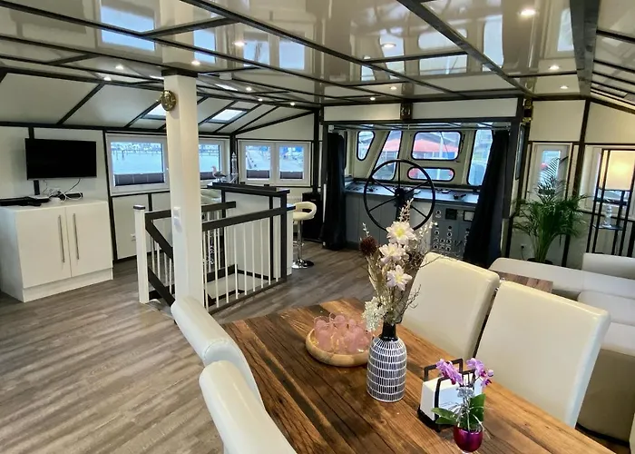 Island-dreams Hausboote Groth & Rhin Feriehus *